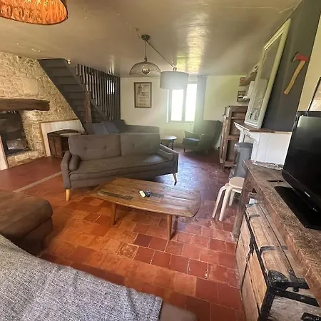 Jolie - La Ferme De Montigny, Orne Holiday home *