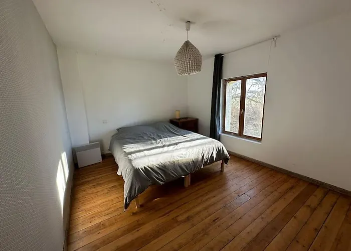 Jolie - La Ferme De Montigny, Orne Hébergement de vacances Neauphe-Sur-Dive