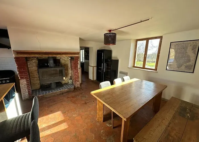 Jolie - La Ferme De Montigny, Orne Hébergement de vacances Neauphe-Sur-Dive